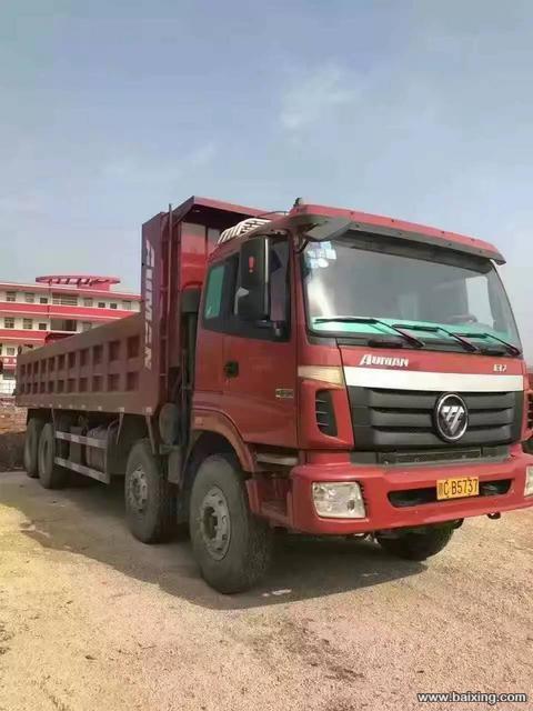 公司出售;红岩杰狮,德龙,J6,豪沃等自卸车。